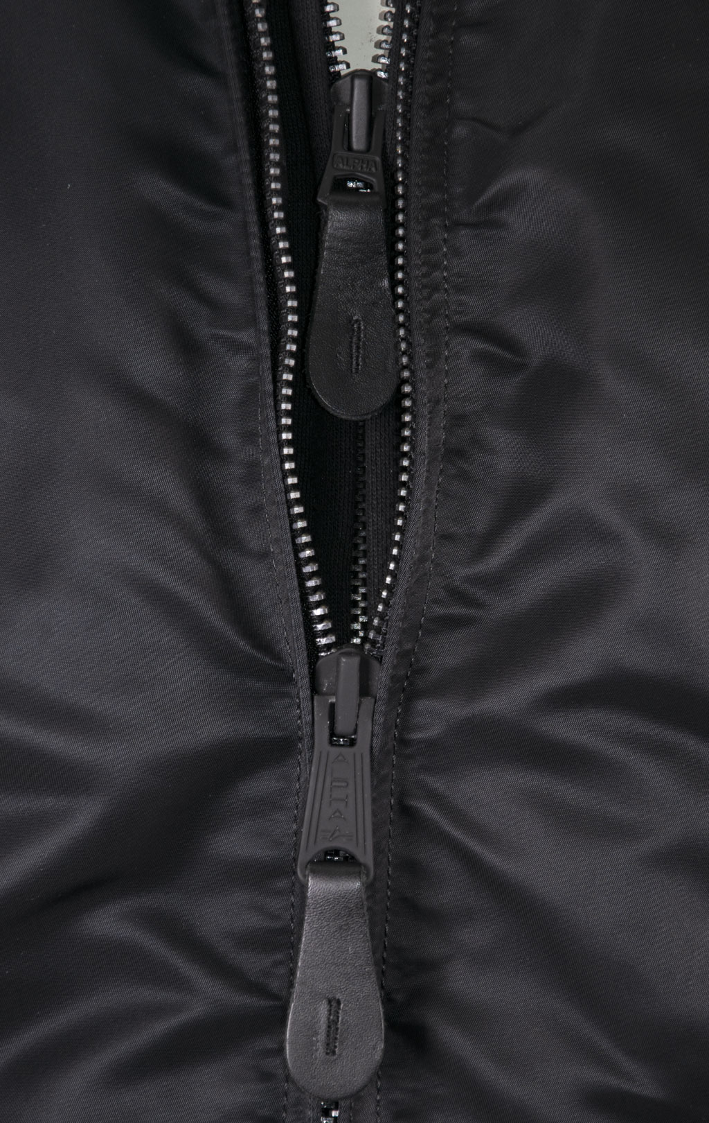 Куртка-бомбер лётная ALPHA INDUSTRIES D-Tec SE MA-1 black/reflective 