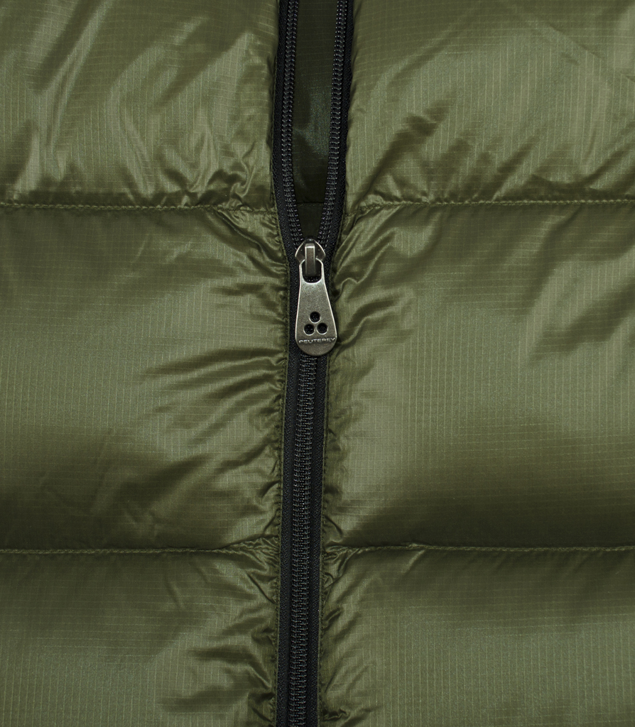 Куртка-пуховик короткая PEUTEREY VELOSO rip-stop с капюшоном verde fogliame 
