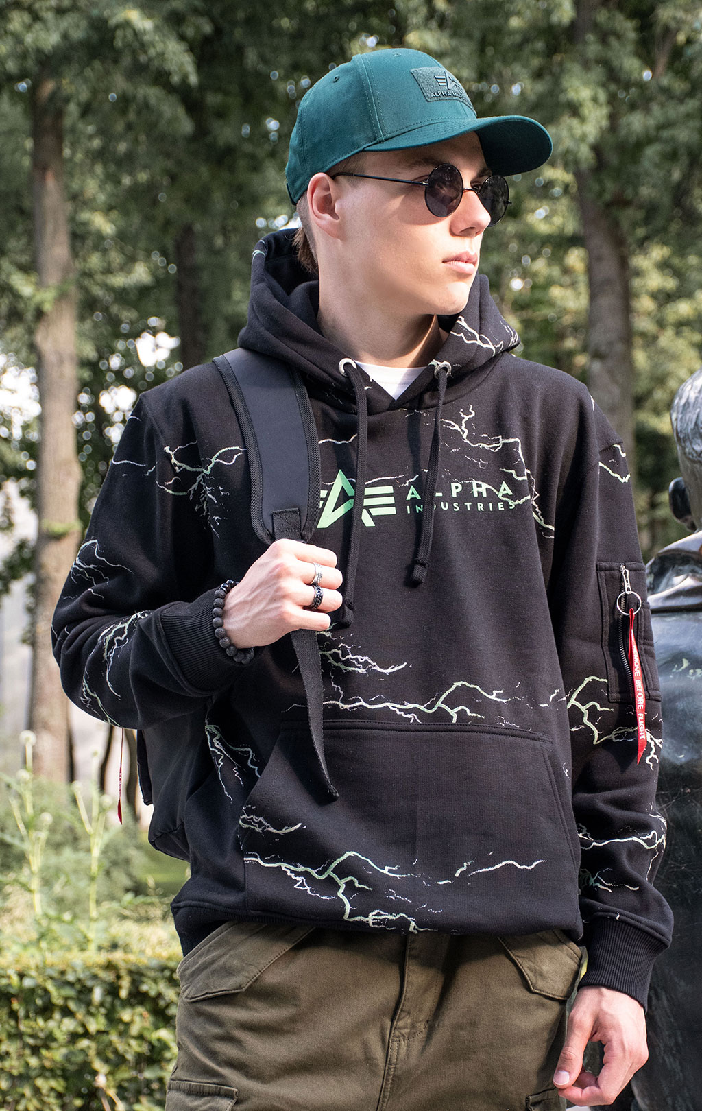 Толстовка ALPHA INDUSTRIES LIGHTNING AOP HOODY black/poison green 