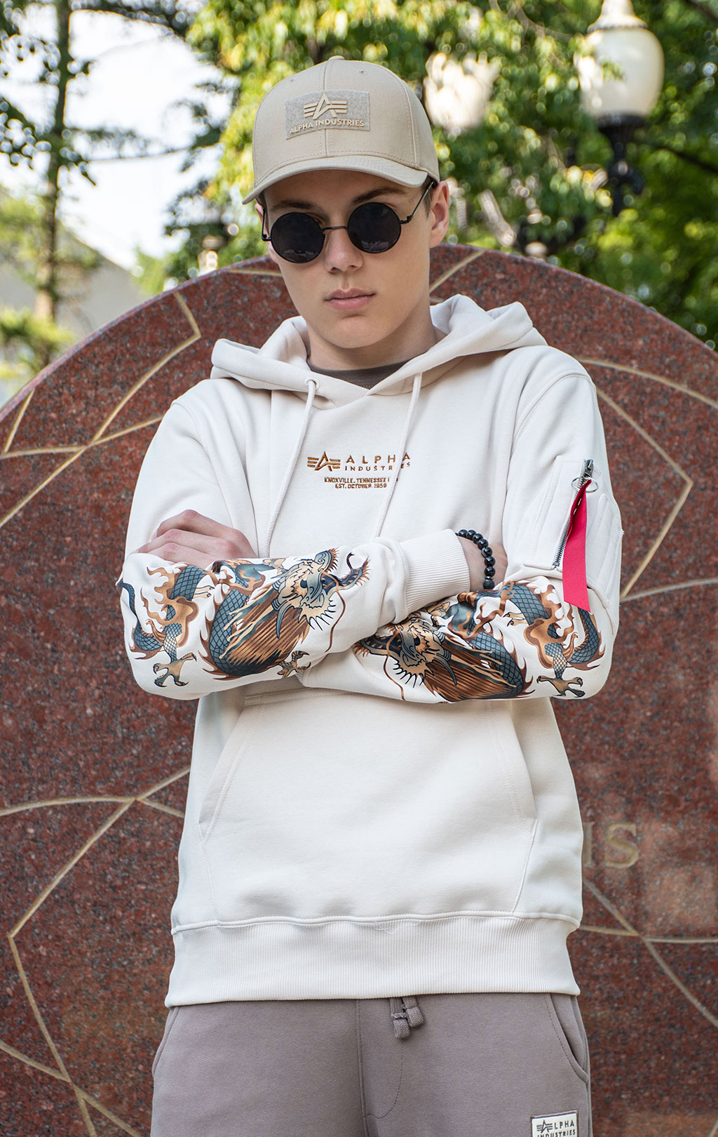 Толстовка ALPHA INDUSTRIES DRAGON EMB HOODY jet stream white 