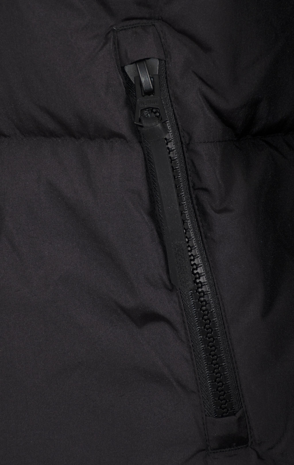 Женская куртка ALPHA INDUSTRIES SIERRA SHORT PUFFER FW 24/25 black 