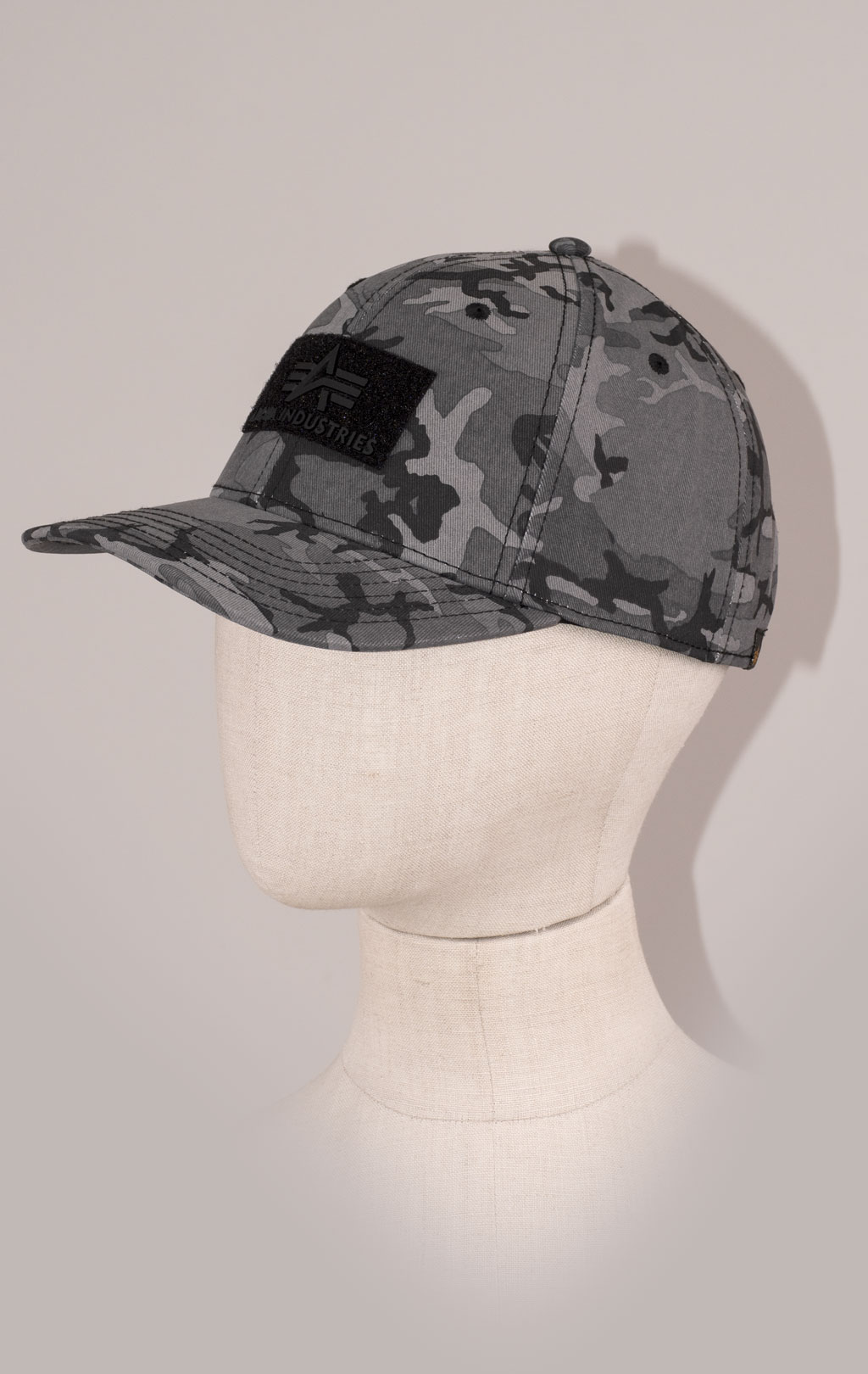 Бейсболка ALPHA INDUSTRIES VELCRO CAP black camo 