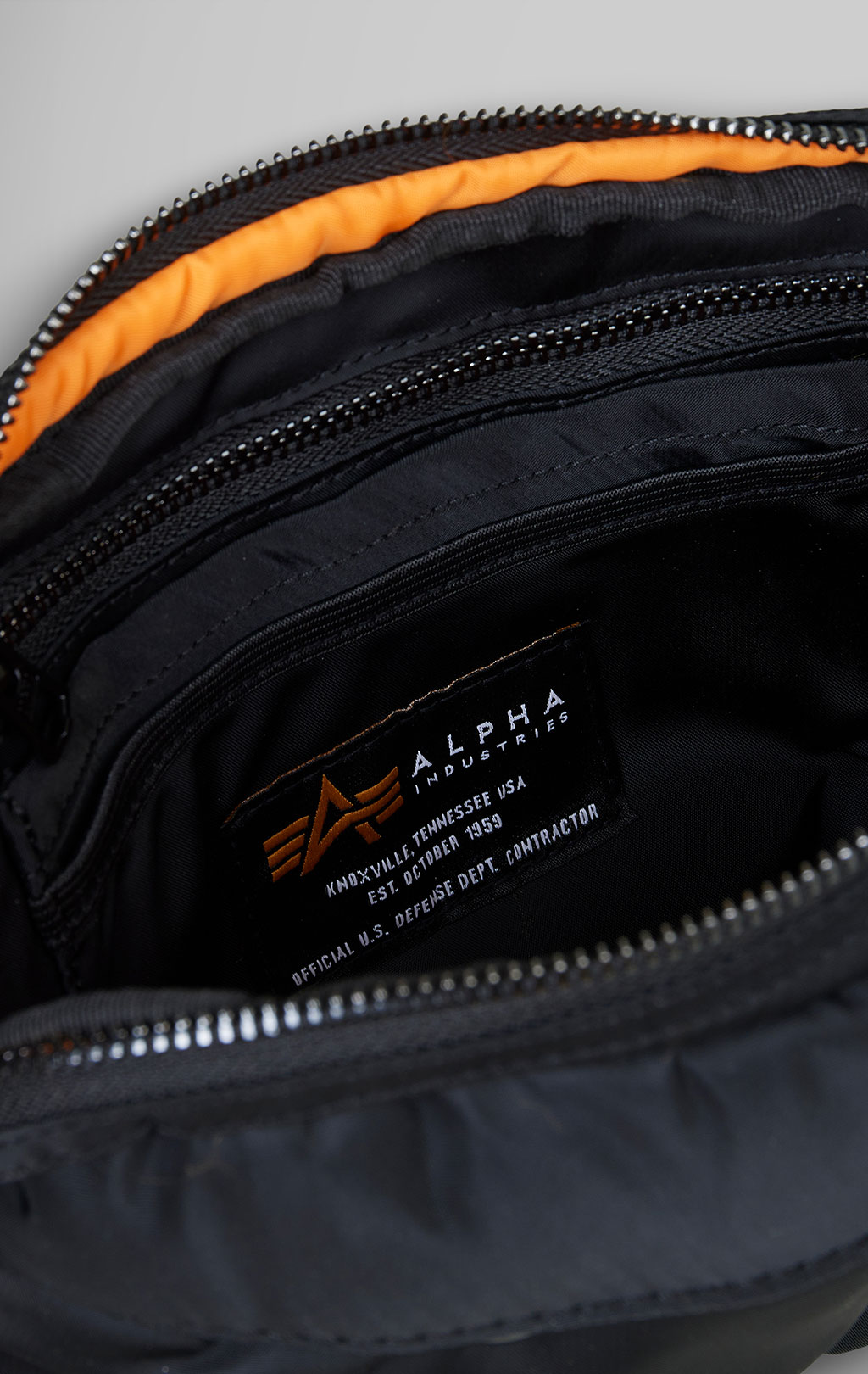 Сумка ALPHA INDUSTRIES NYLON MESSENGER BAG black 