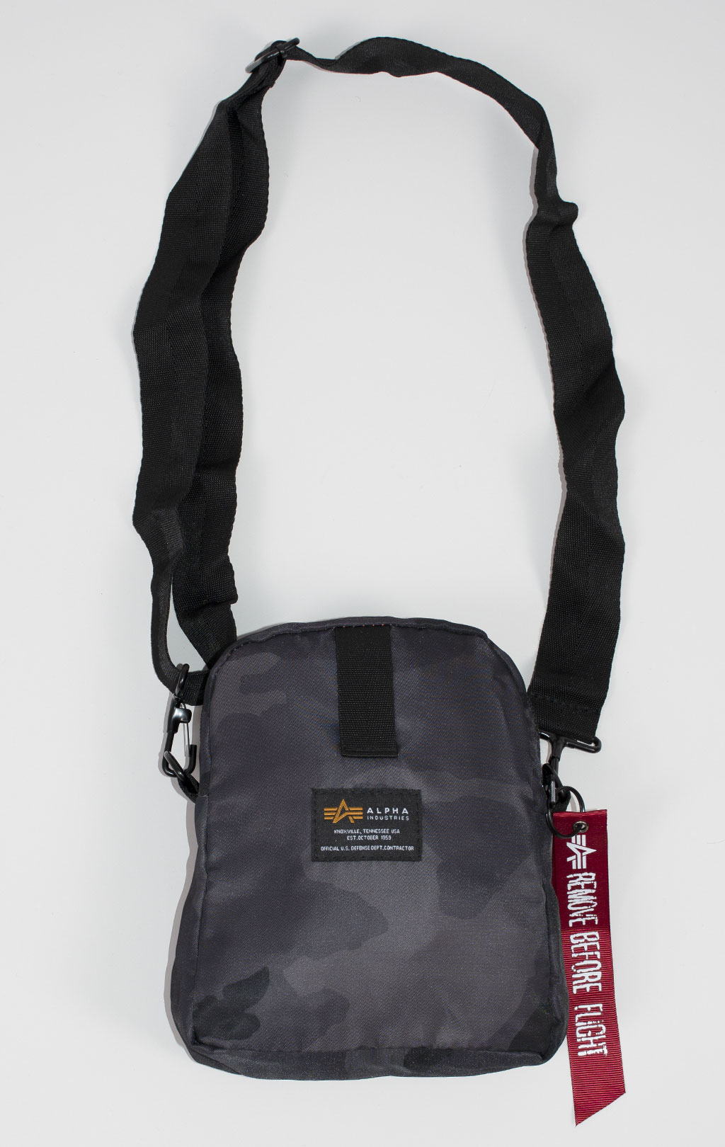 Сумка ALPHA INDUSTRIES CREW CARRY BAG CAMO black camo 