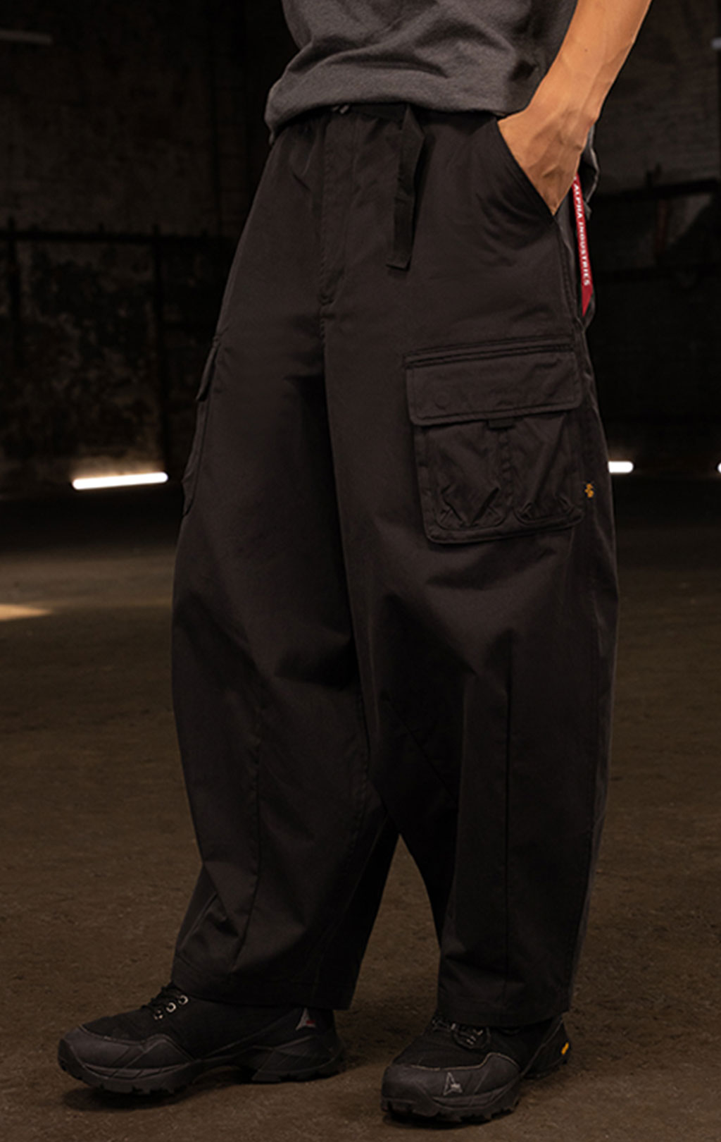 Брюки-карго ALPHA INDUSTRIES OVERSIZED TACTICAL PANT FW 24/25 black 