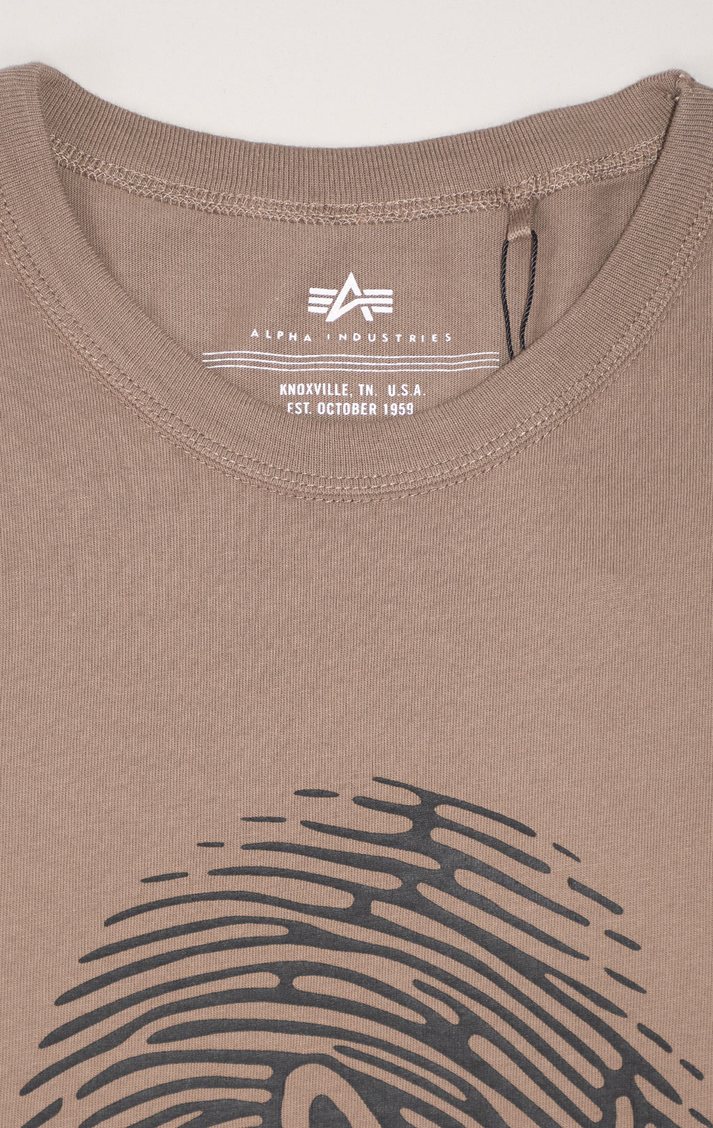 Футболка ALPHA INDUSTRIES ALPHA FINGERPRINT TEE плотная FW 24/25 coyote brown 