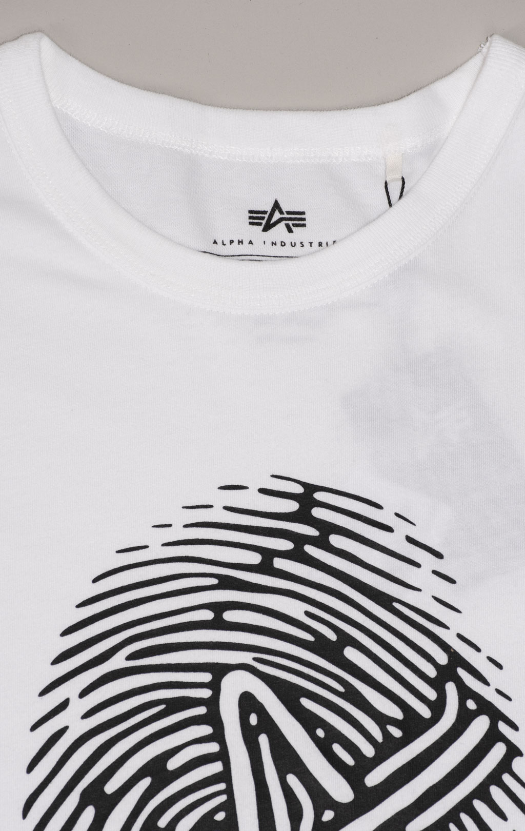 Футболка ALPHA INDUSTRIES ALPHA FINGERPRINT TEE плотная FW 24/25 white 