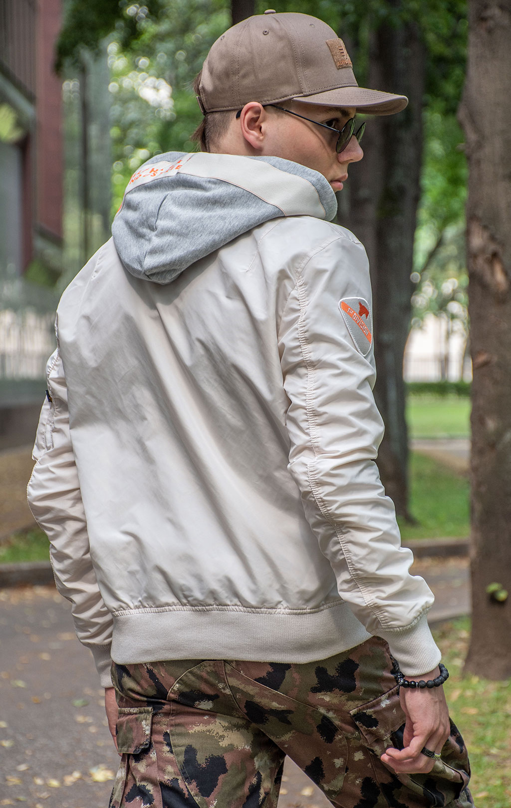 Ветровка-бомбер лётная ALPHA INDUSTRIES TT HOOD CUSTOM MA-1 jet stream white 