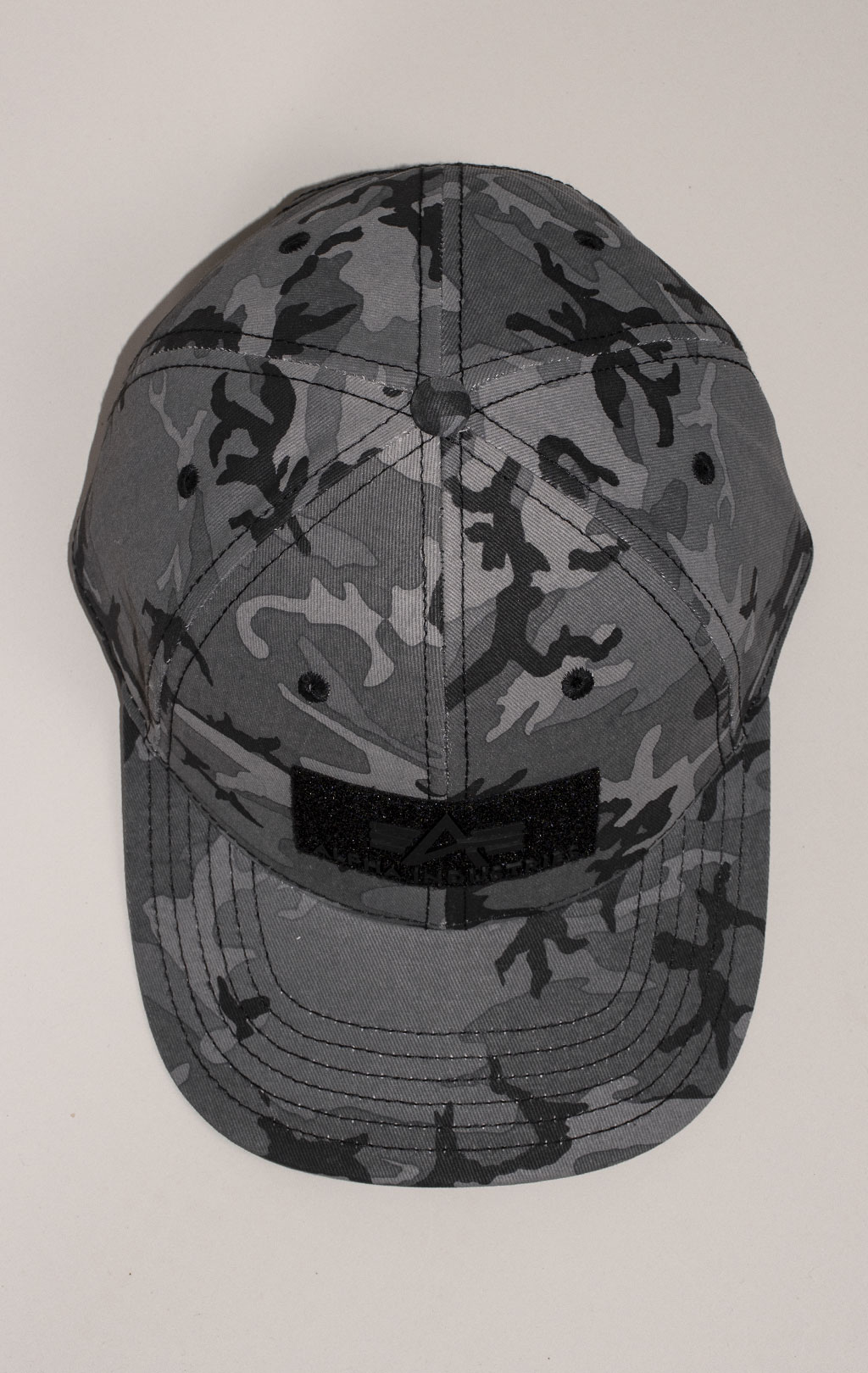 Бейсболка ALPHA INDUSTRIES VELCRO CAP black camo 