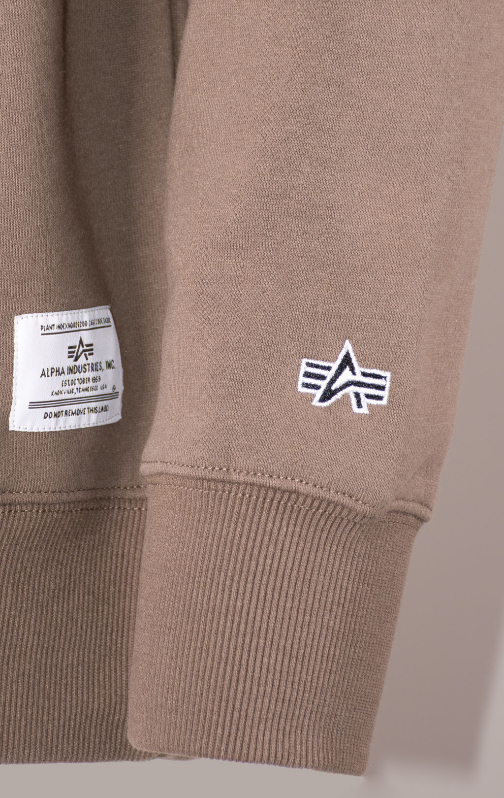 Свитшот ALPHA INDUSTRIES ESSENTIAL CREWNECK FW 24/25 coyote brown 