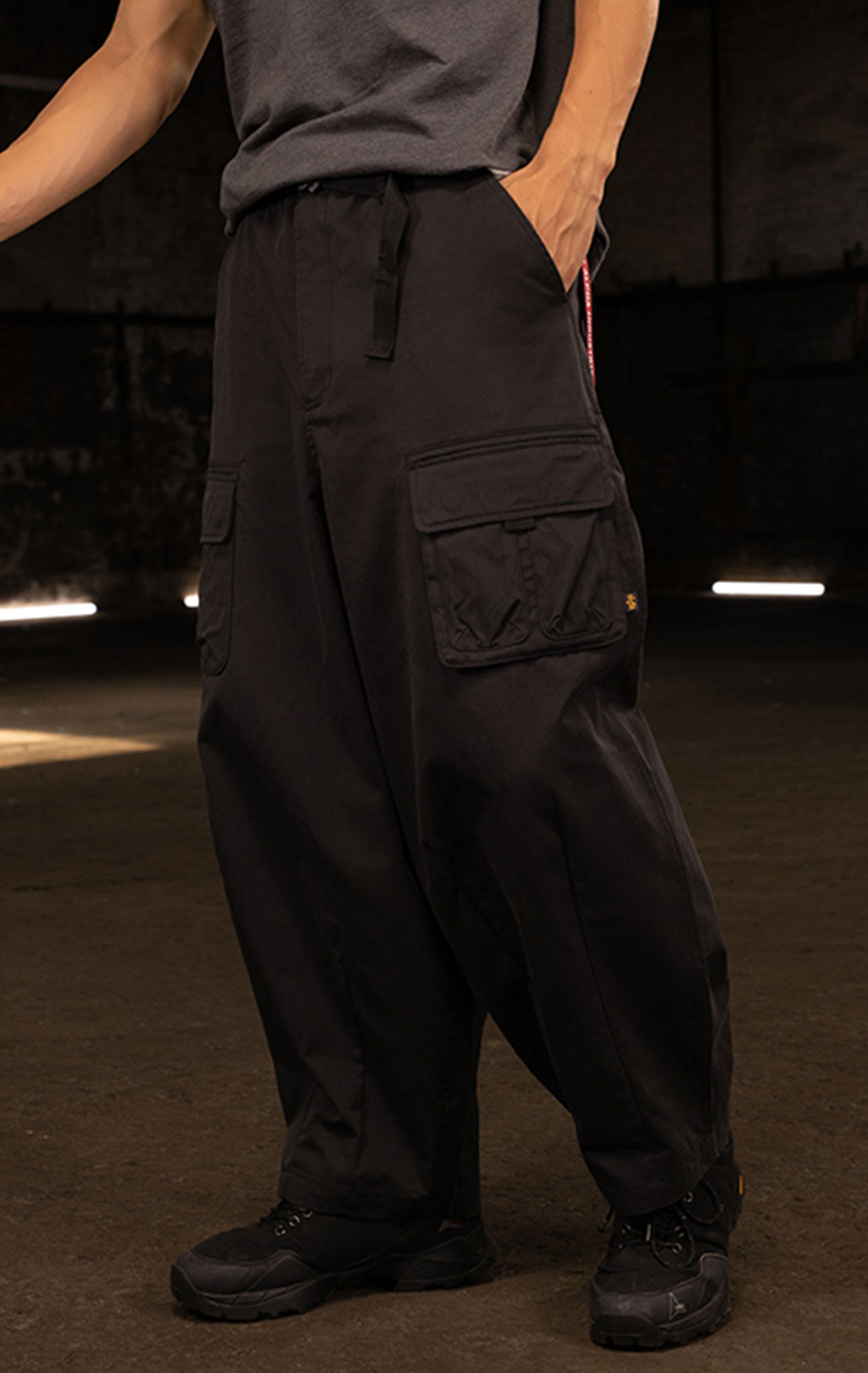 Брюки-карго ALPHA INDUSTRIES OVERSIZED TACTICAL PANT FW 24/25 black 