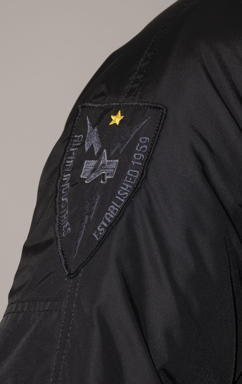 Аляска ALPHA INDUSTRIES PPS N-3B натур. мех black 