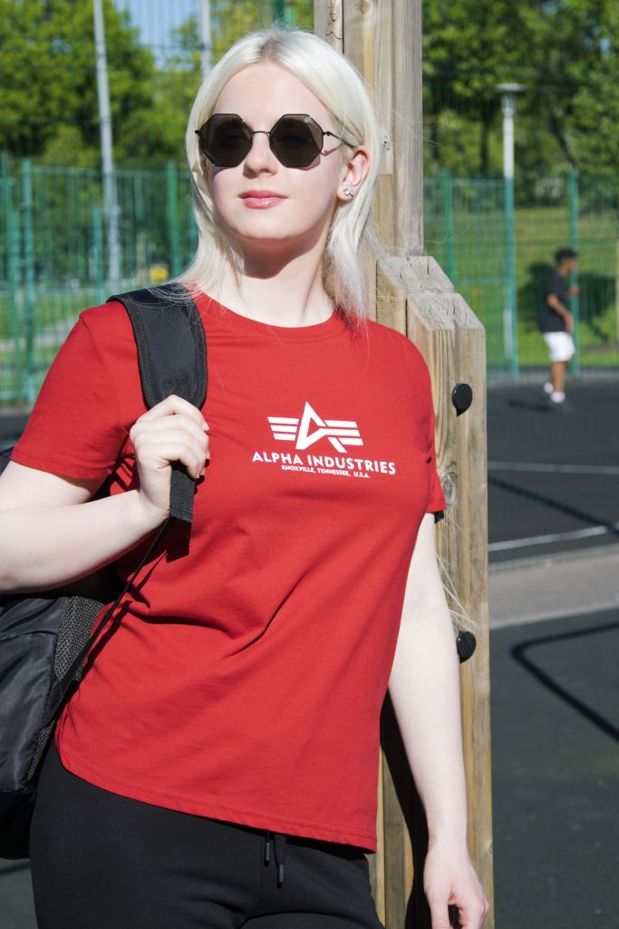 Женская спортивная футболка с лого