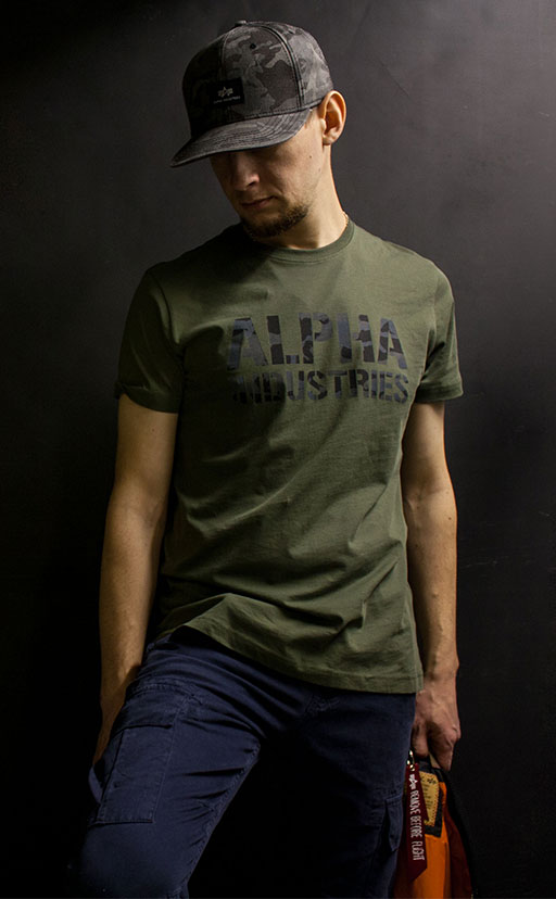 футболка Alpha Industries, футболка с логтипом, футболка мужская зеленая