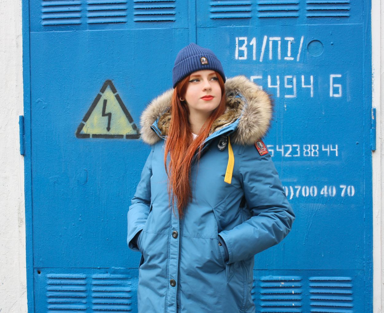 Объемный капюшон с подкладкой из искусственного меха куртки Parajumpers MOSCOW