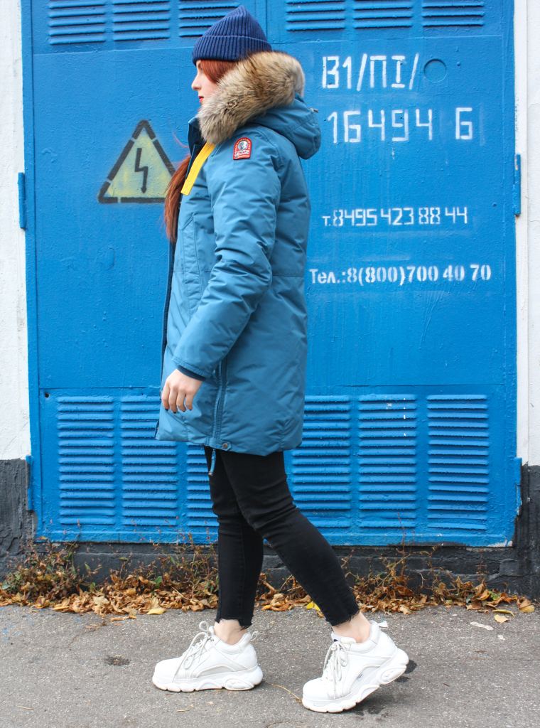 Фирменная нашивка с логотипом Parajumpers ра рукаве куртки Parajumpers MOSCOW